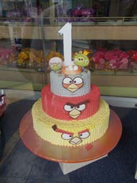 Angry Birds Cake - Elder Crocker likes Angry Birds